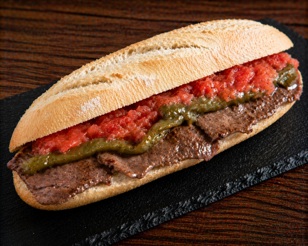Bocadillo Especial de Ternera Sagunto - Bistec con Tomate y Pimiento