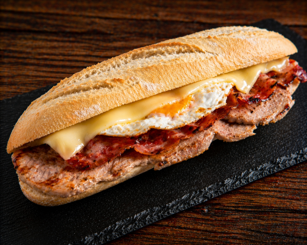 Bocadillo Especial Valenciano Sagunto - Lomo Bacon Edam y Huevo