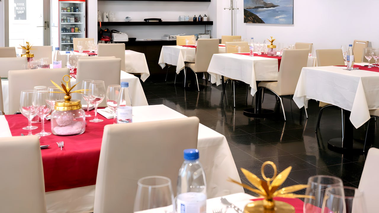 Vista general del comedor del Hotel Ruta Romana en Sagunto